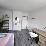 Spacious Room In Modern Flat